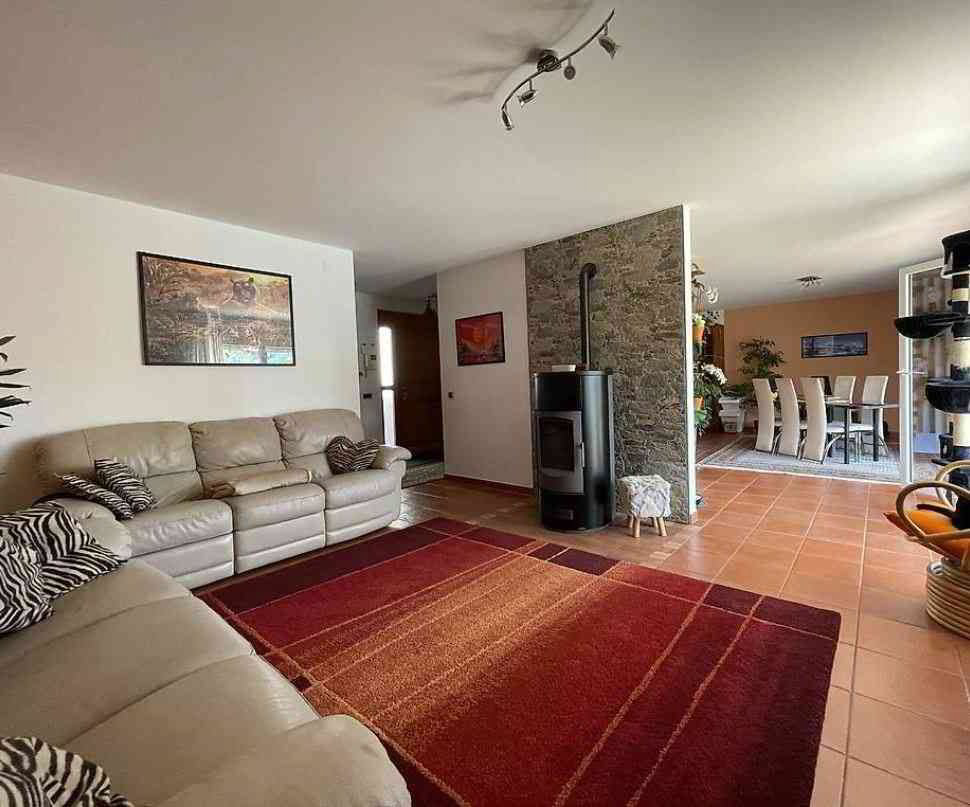 Casa di 6.5 locali in vendita a Monteggio - immagine 1/12