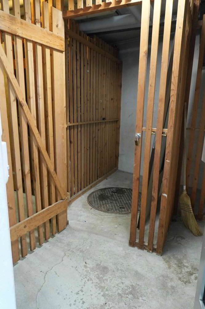 3 rooms Apartment to buy in Basel - image 1/13