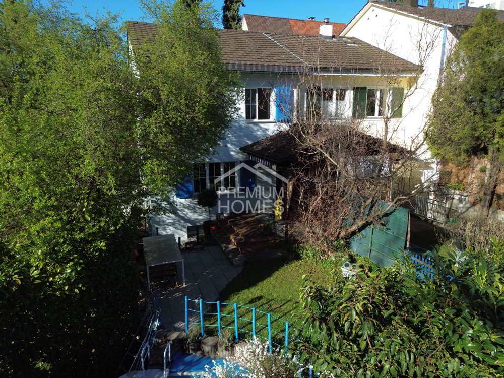 4 Zimmer Haus zum verkaufen in Oberwil BL - Bild 1/9