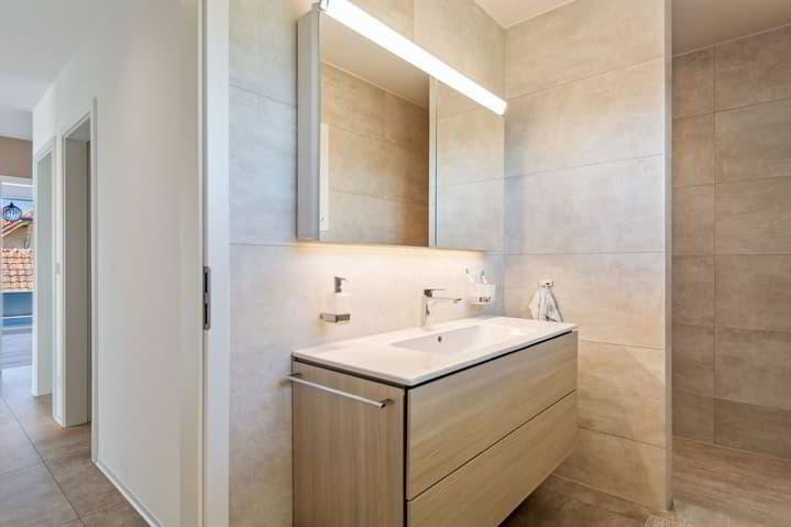 Appartement 6 pièces à louer à Peseux - image 1/13