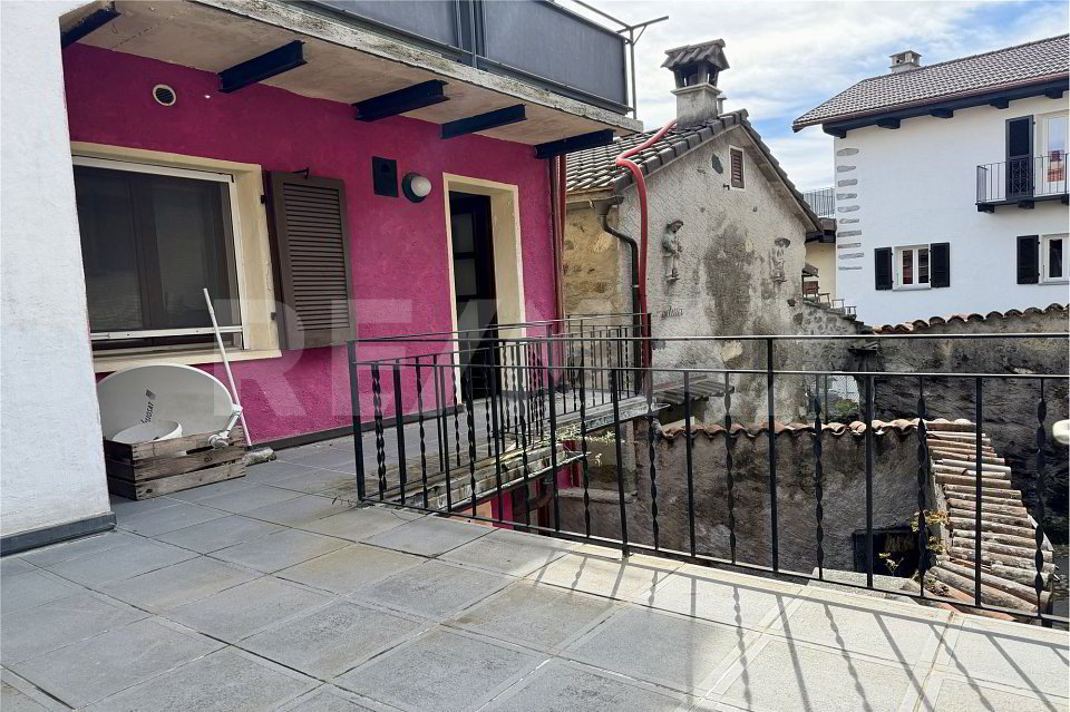 Casa di 4 locali in vendita a Ronco sopra Ascona - immagine 1/13