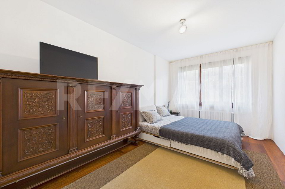 Casa di 8 locali in vendita a Arogno - immagine 1/13
