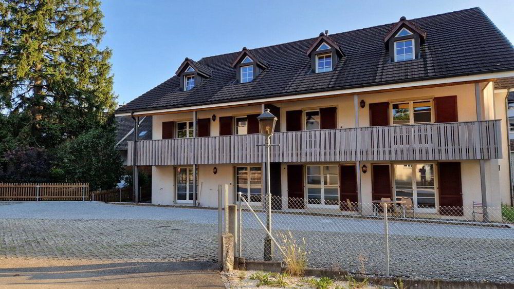 Appartement 4 pièces à louer à Gelterkinden - image 1/6