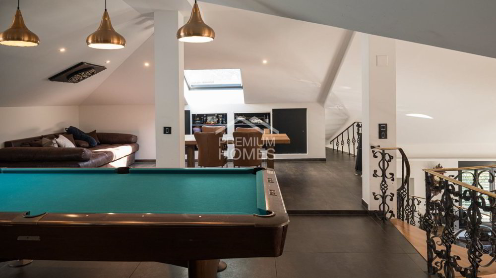 14 rooms House to buy in Silenen - image 1/11