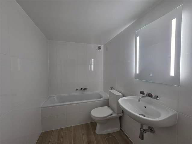 Appartement 2.5 pièces à louer à Monthey - image 1/8