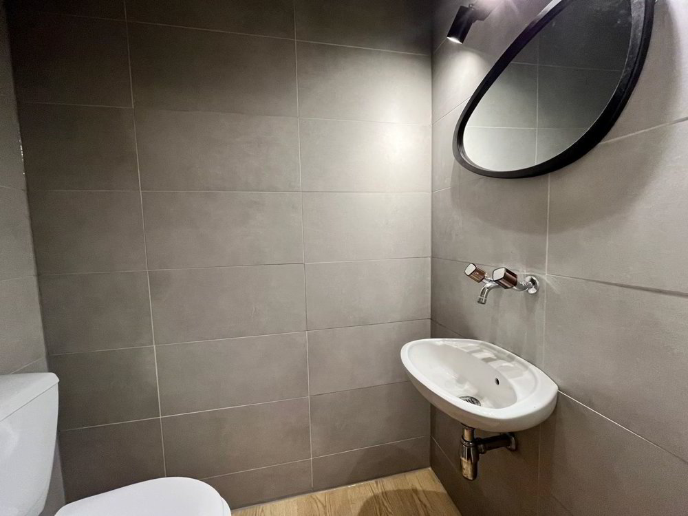 6 rooms Apartment to buy in Meyrin - image 1/13