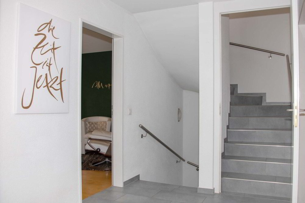 5 rooms House to buy in Henggart - image 1/13