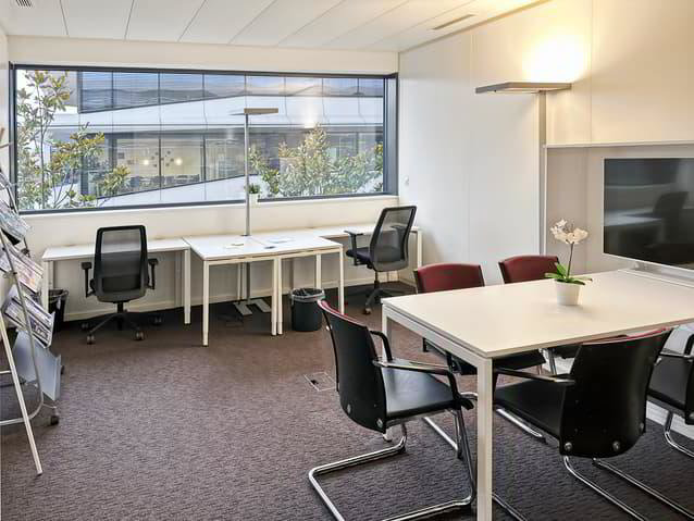 Ufficio & Commercio di null locali in affitto a Marchissy - immagine 1/10