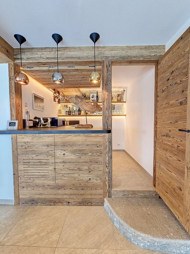 Maison 7 pièces à louer à Verbier - image 1/8