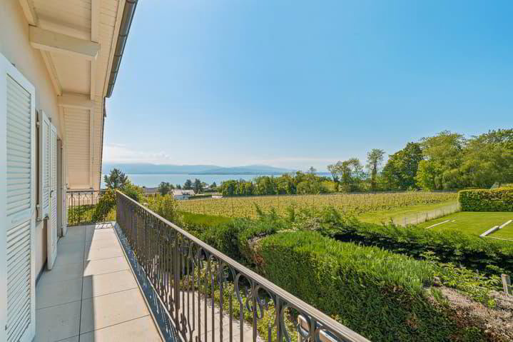9.5 rooms House to buy in Dully - image 1/12