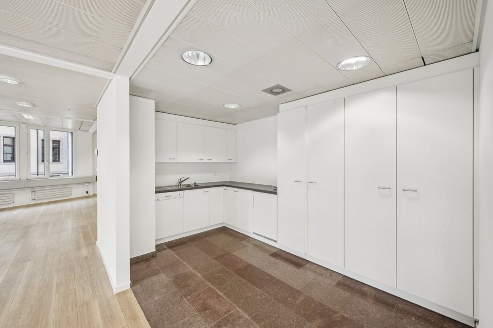 null rooms Office & Commercial for rent in Basel - image 1/13