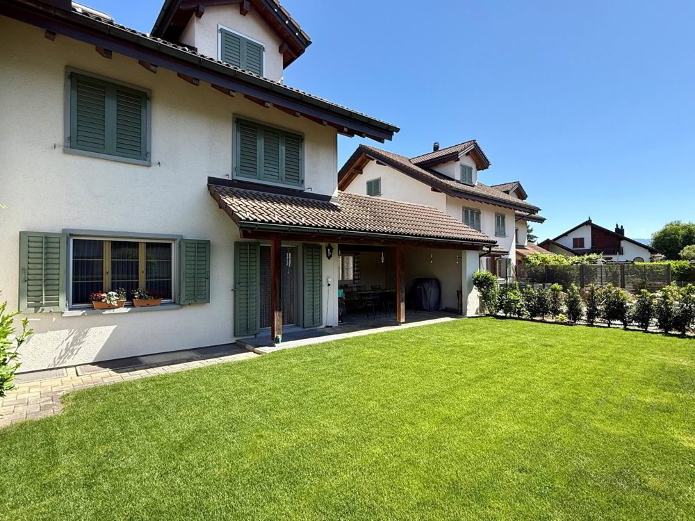 7.5 rooms House to buy in Eschenbach SG - image 1/7