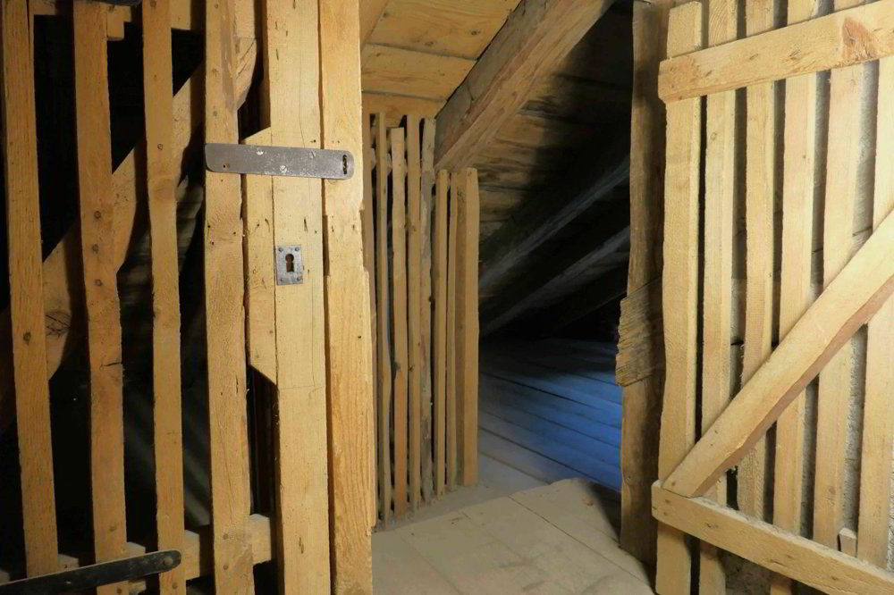 Casa di null locali in vendita a Couvet - immagine 1/13