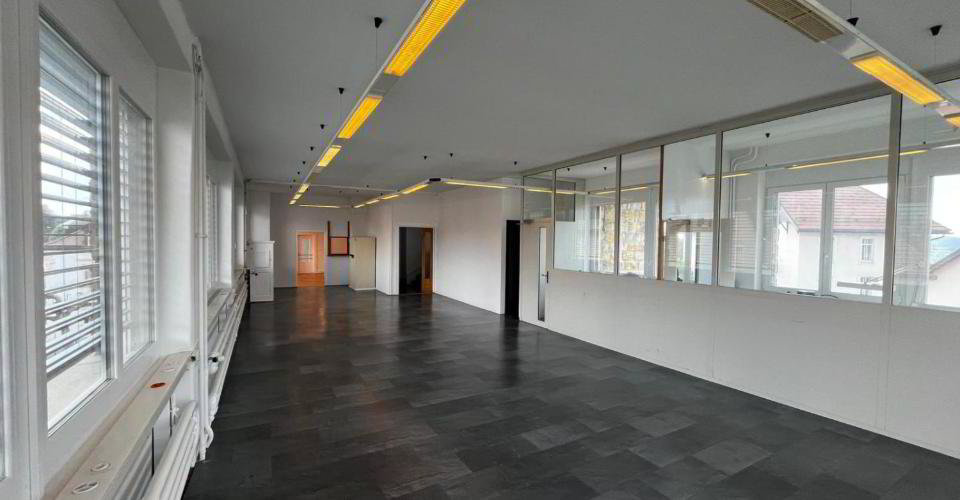 Surface commerciale modulable de 110 m² à louer CHF 3’000. - mois Le Noirmont - Mehr