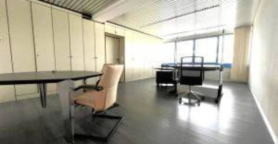 Bureau & Commerce null pièces à louer à Kerzers - image 1/7