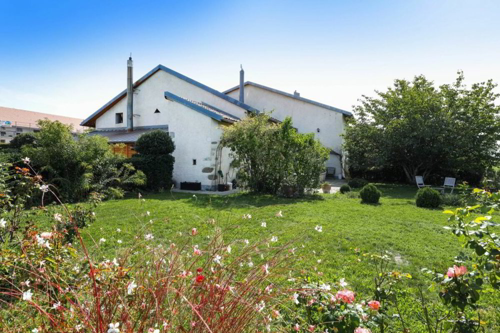 Casa di 8 locali in vendita a Jussy - immagine 1/13