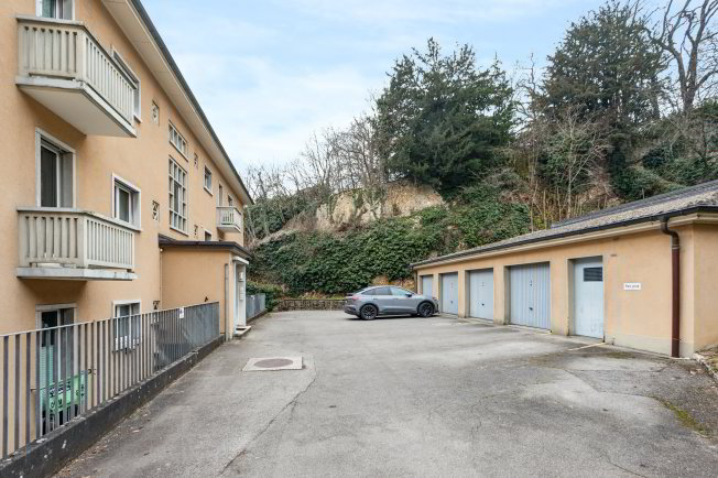 Parking, garage null pièces à louer à Neuchâtel - image 1/1
