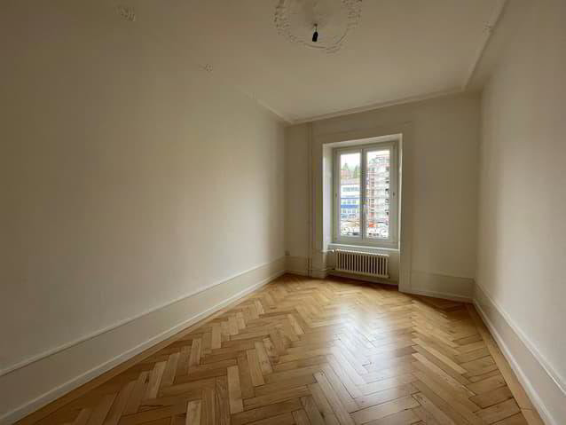5 Zimmer Wohnung zu vermieten in La Chaux-de-Fonds - Bild 1/12