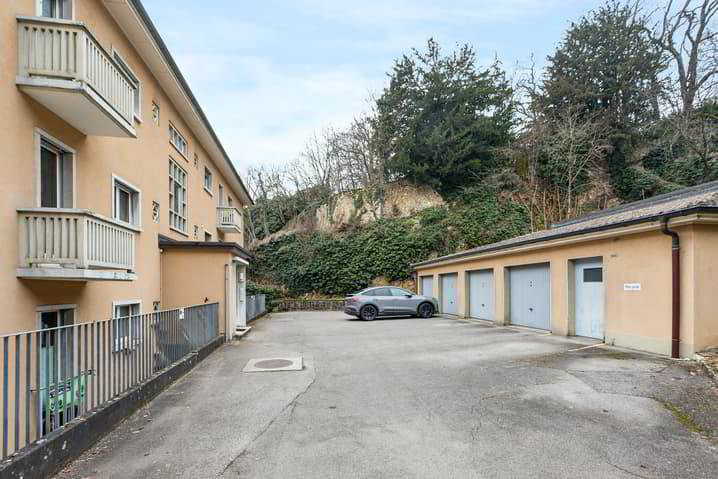 null rooms Car park, garage for rent in Neuchâtel - image 1/1