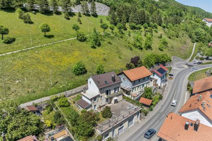 Casa di 10 locali in vendita a Vallorbe - immagine 1/13