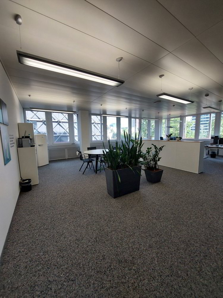 Bureau & Commerce null pièces à louer à Dübendorf - image 1/5