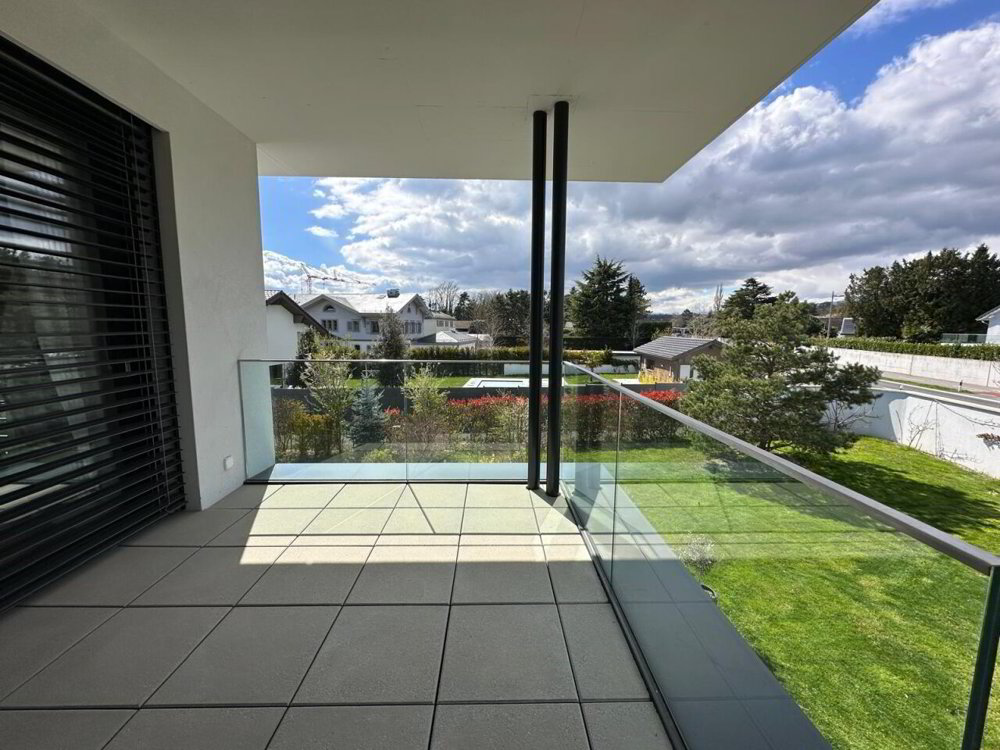 Maison 9 pièces à louer à Mies - image 1/13