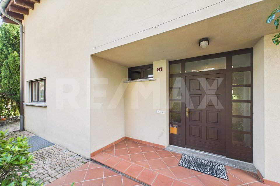 Casa di 6 locali in vendita a Agno - immagine 1/13
