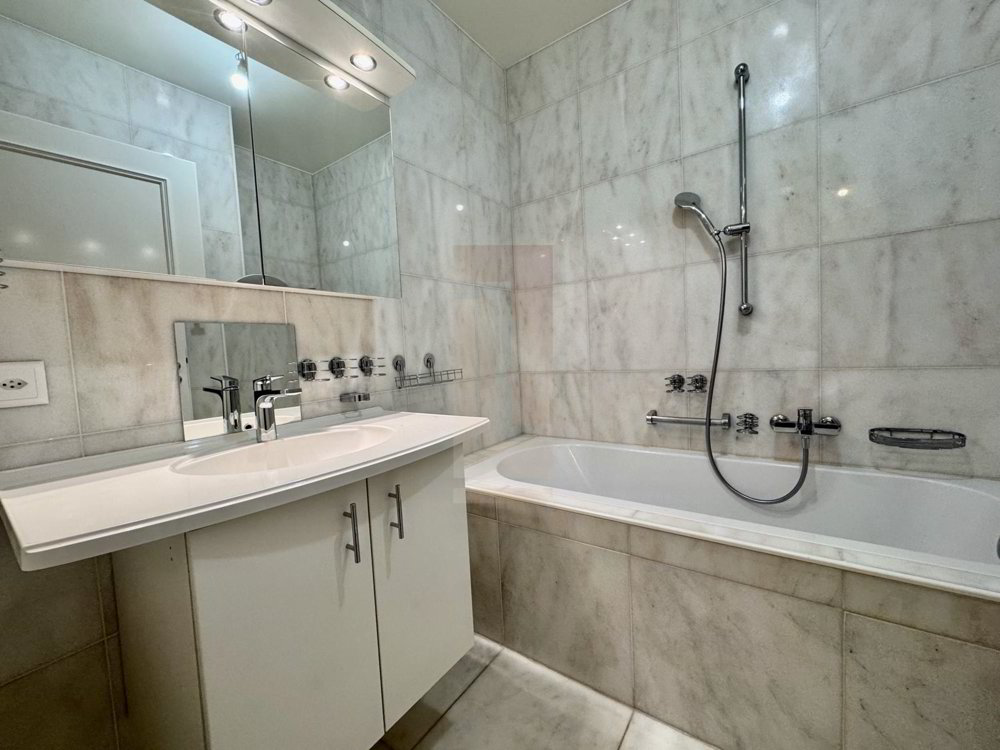 Appartement 10 pièces à louer à Genève - image 1/13