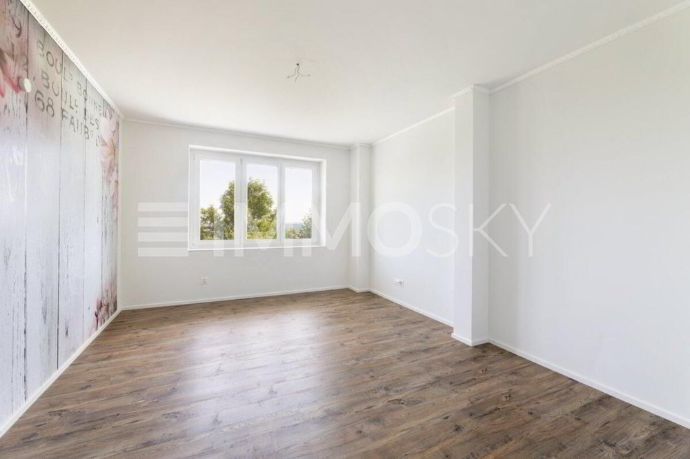 Ufficio & Commercio di 5.5 locali in vendita a Langnau am Albis - immagine 1/5