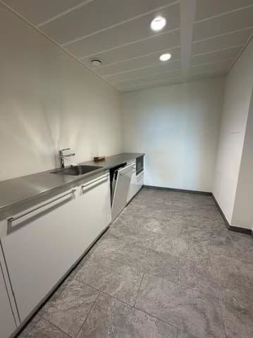 Bureau & Commerce null pièces à louer à Tolochenaz - image 1/11