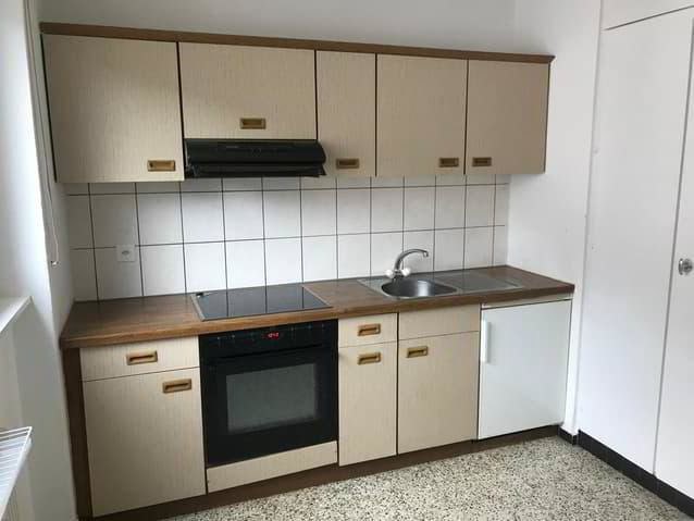 Bureau & Commerce null pièces à acheter à Moutier - image 1/13
