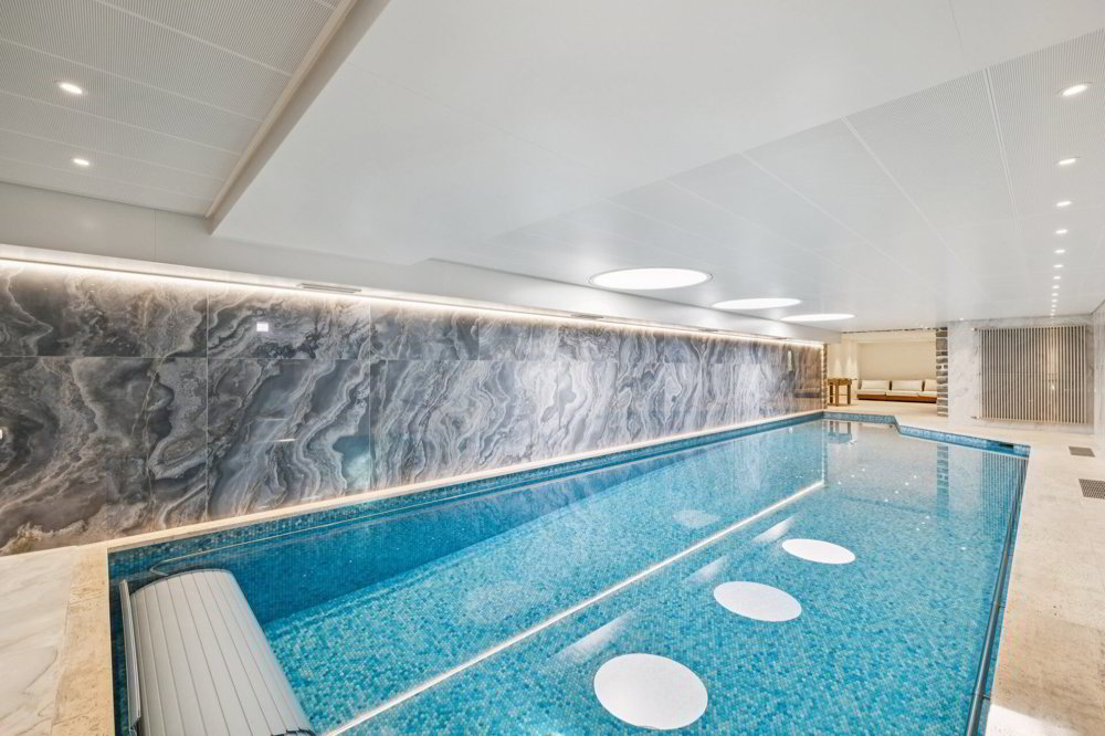 10 rooms House to buy in Crans-Montana - image 1/22