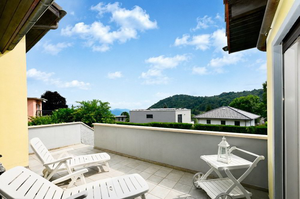 Casa di 7 locali in vendita a Cademario - immagine 1/13