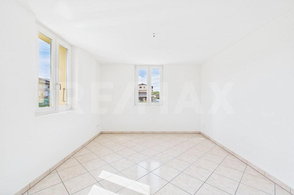 Appartement 4 pièces à acheter à Genestrerio - image 1/13