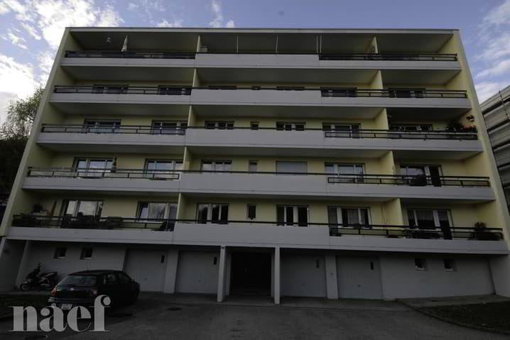 Appartement 4.5 pièces à louer à Hauterive NE - image 1/7