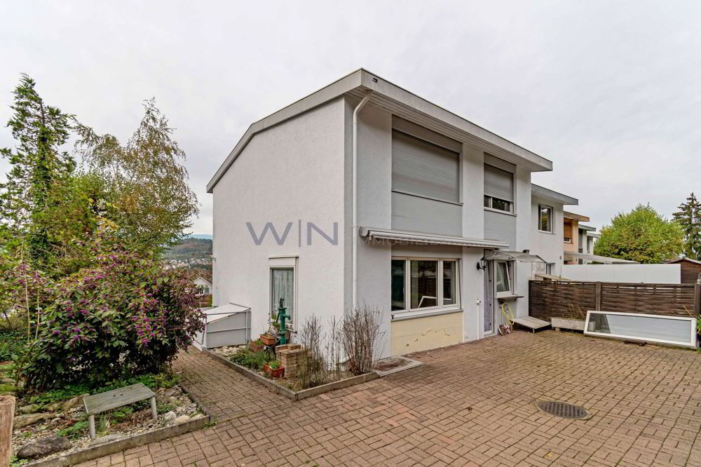 Casa di 5 locali in vendita a Füllinsdorf - immagine 1/7