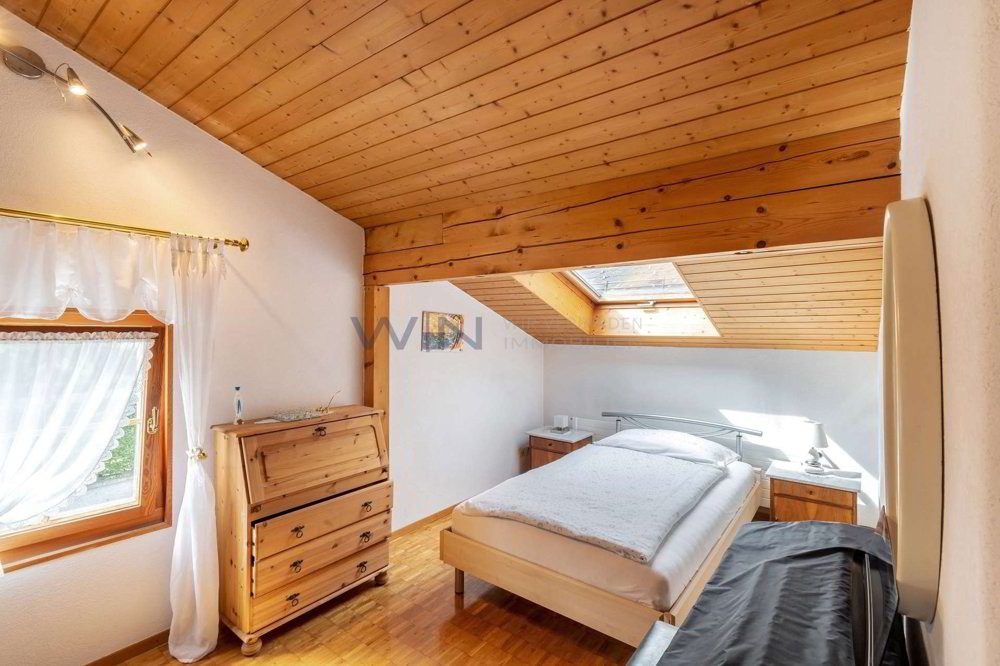 9 rooms House to buy in Netstal - image 1/12