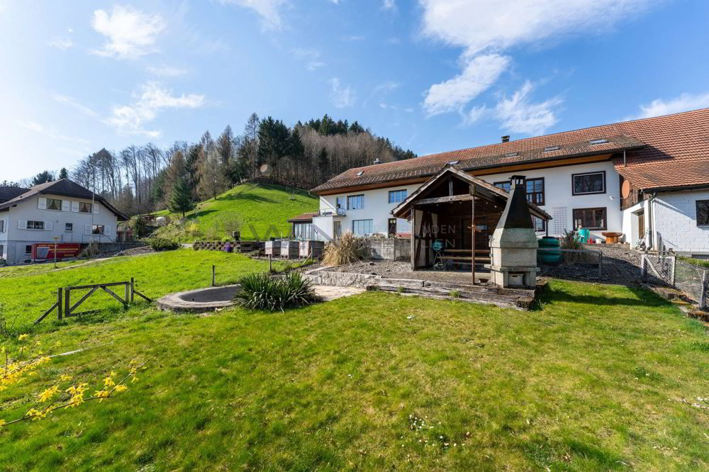 Casa di 12 locali in vendita a Attiswil - immagine 1/11