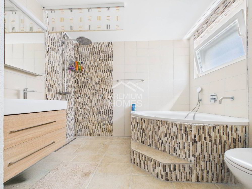 Casa di 6 locali in vendita a Bad Zurzach - immagine 1/8