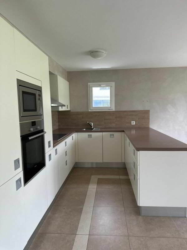 Appartement 5 pièces à louer à Bex - image 1/12