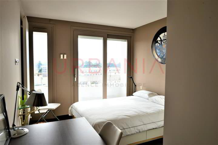 Appartamento di 8 locali in vendita a Genève - immagine 1/11