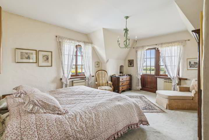 10.5 rooms House to buy in Echichens - image 1/13