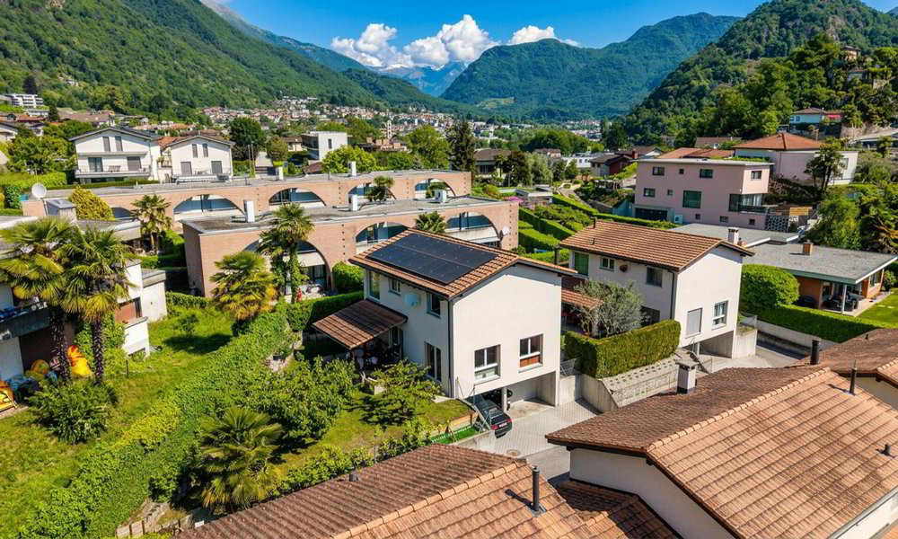 Casa di 5.5 locali in vendita a Gravesano - immagine 1/9