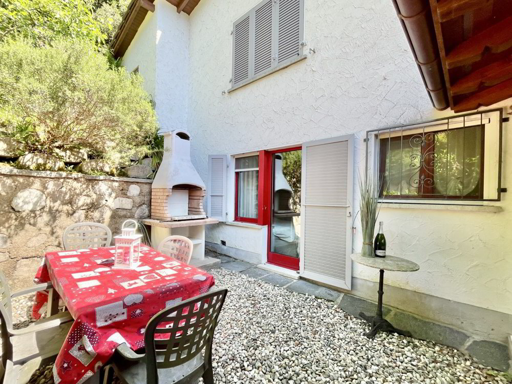 Casa di 6.5 locali in vendita a Maroggia - immagine 1/9