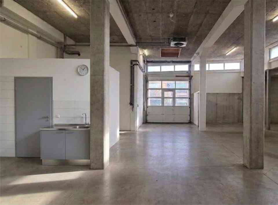 Bureau & Commerce 1 pièces à louer à Coppet - image 1/2