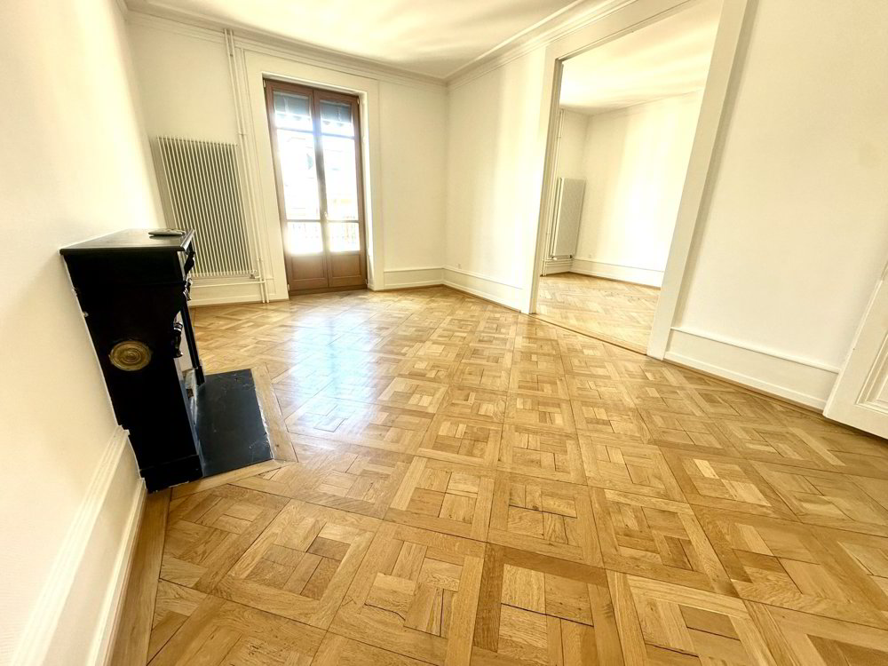 6 Zimmer Wohnung zu vermieten in Genève - Bild 1/2
