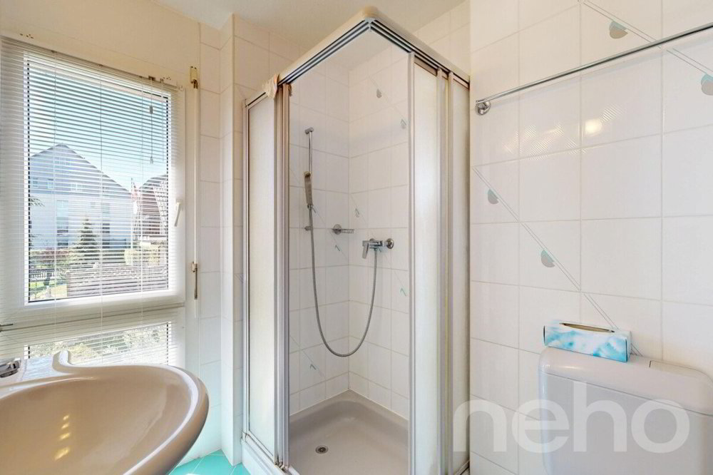 5.5 rooms House to buy in Gland - image 1/12