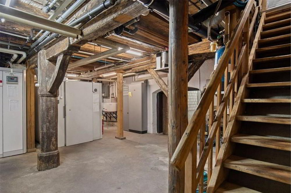 11 Zimmer Haus zum verkaufen in Uster - Bild 1/13