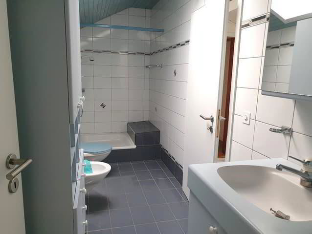 3 Zimmer Wohnung zu vermieten in St-Sulpice NE - Bild 1/8