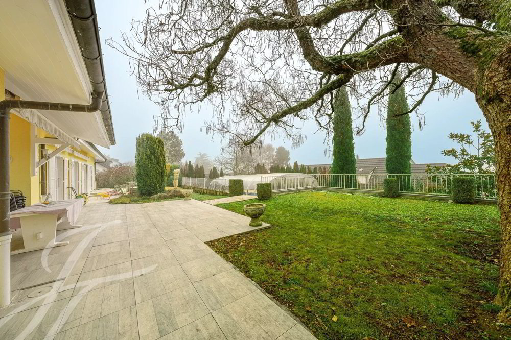 Casa di 10 locali in vendita a Borex - immagine 1/12